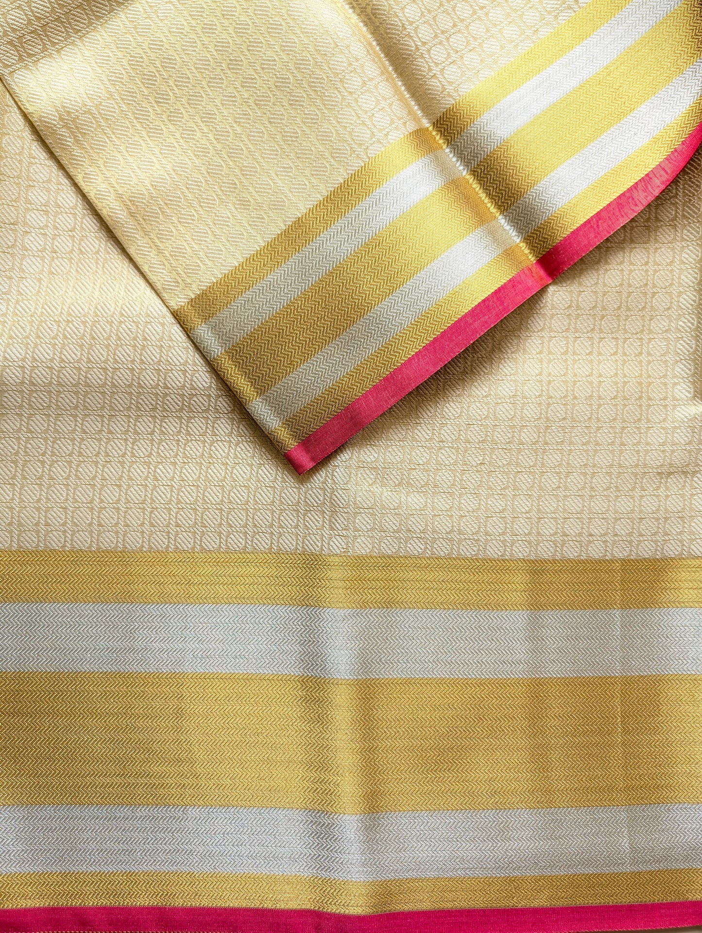 Kajal agarwal Maam Inspired Banarasi Tissue Soft Silk saree