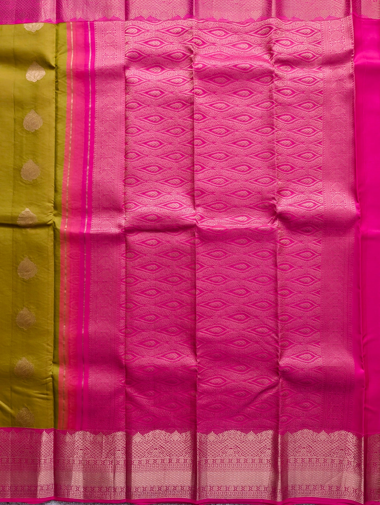 Mehandi Green with Pink Kanjeevaram Silk Saree