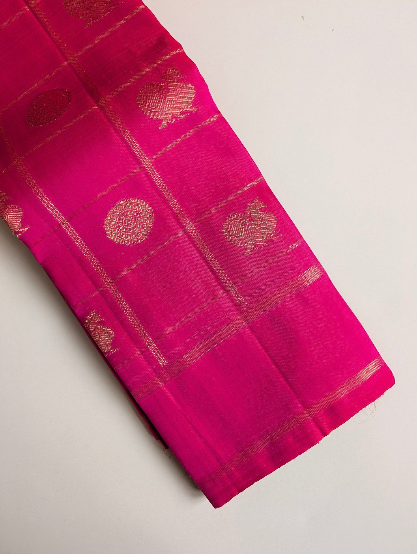 Pink Borderless 3G Zari Kanjeevaram Silk Saree