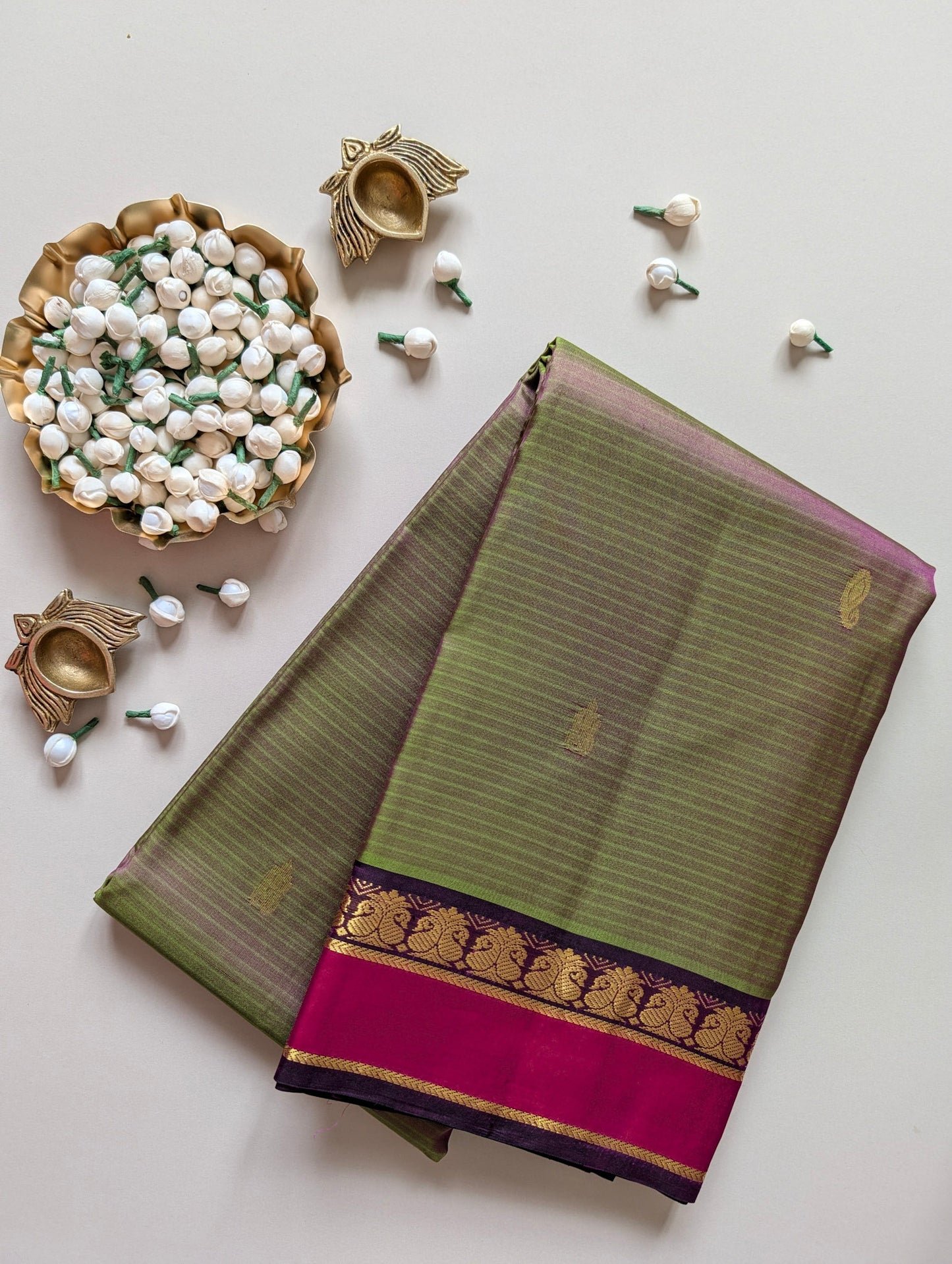 Dual shade Green lightweight Pure Kanchi Silk saree