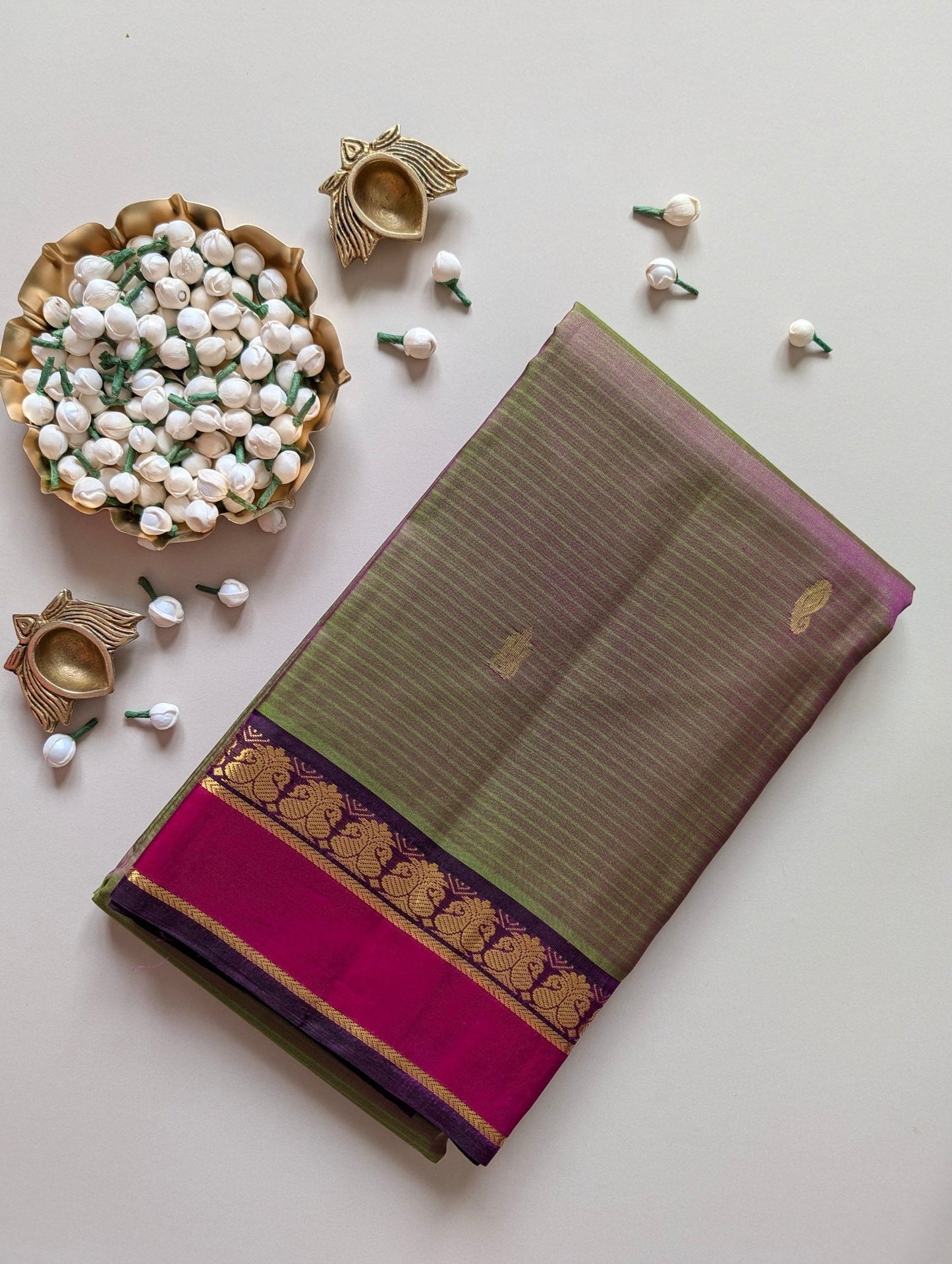 Dual shade Green lightweight Pure Kanchi Silk saree