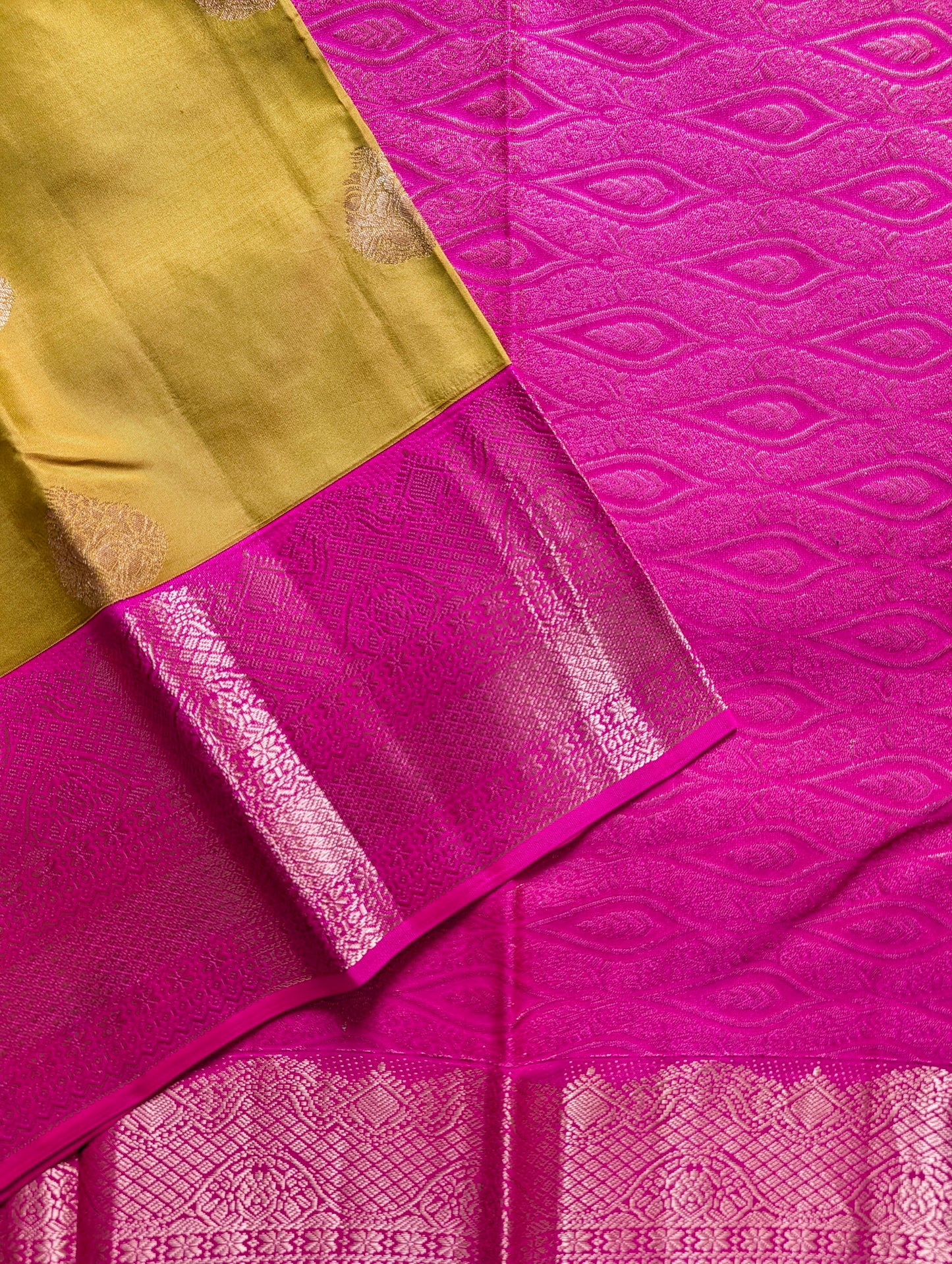 Mehandi Green with Pink Kanjeevaram Silk Saree