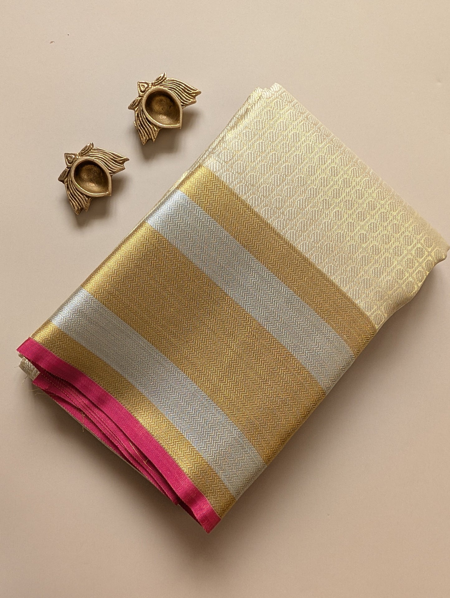 Kajal agarwal Maam Inspired Banarasi Tissue Soft Silk saree